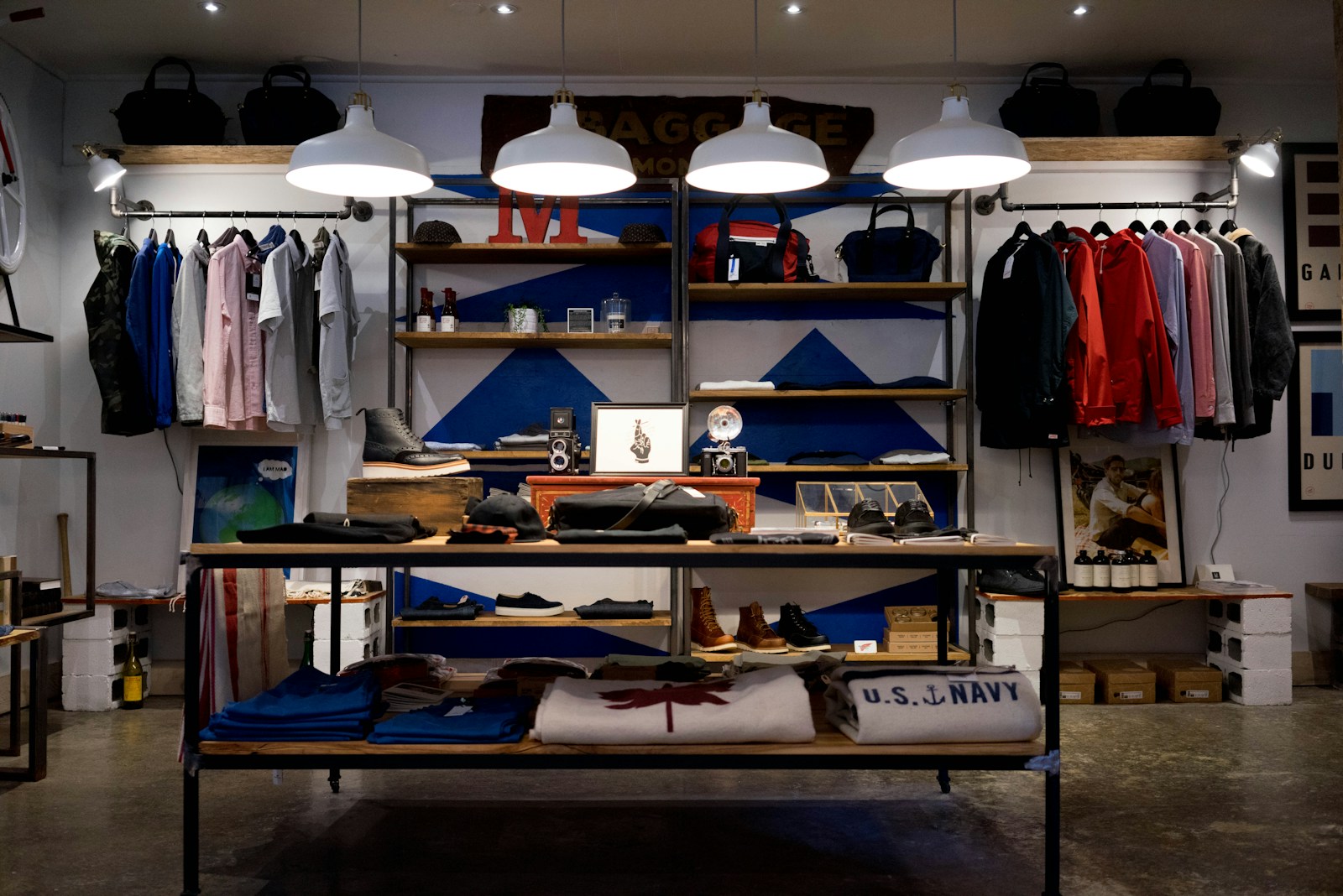 Illustrative image for shops & hospitality